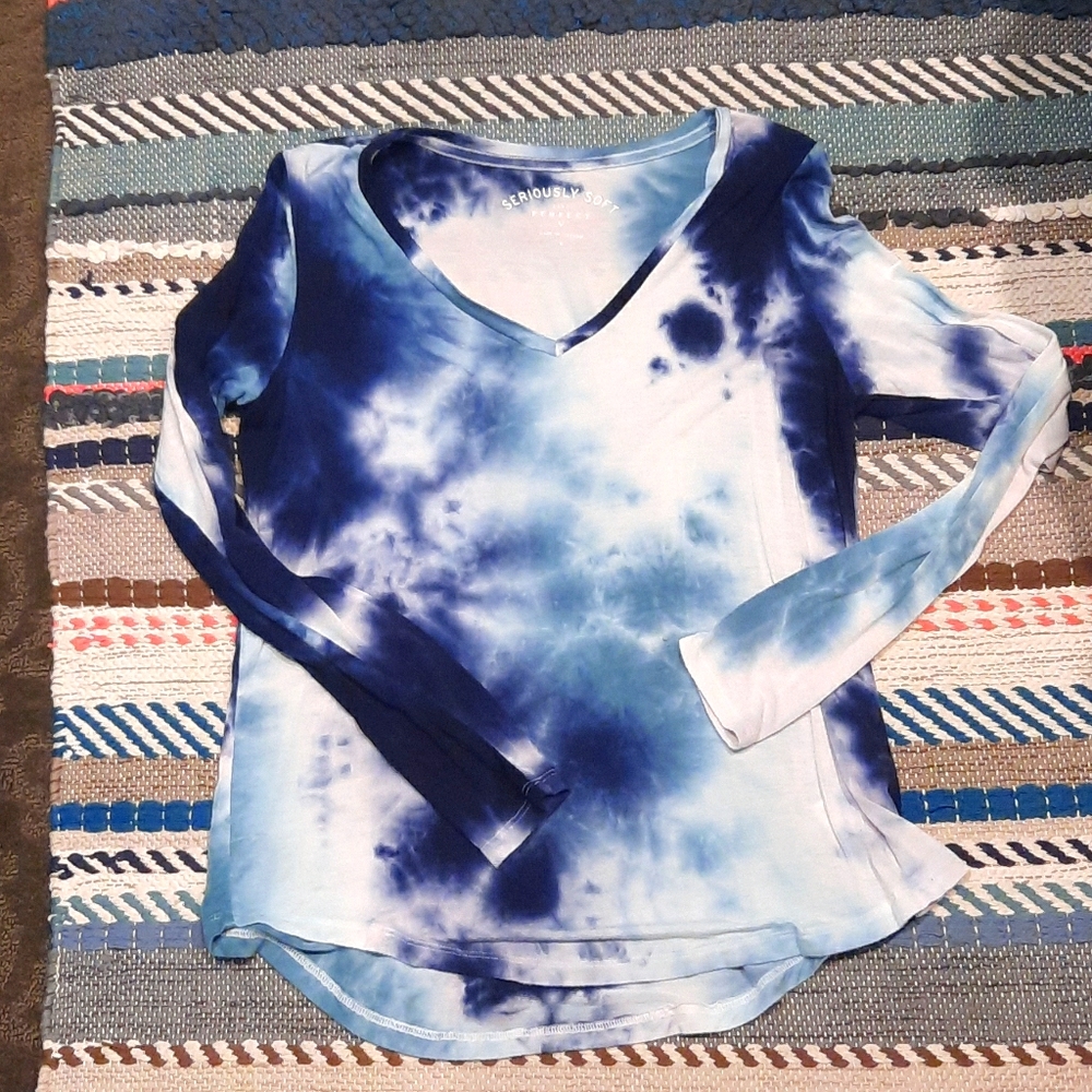 Seriously soft tie die shirt